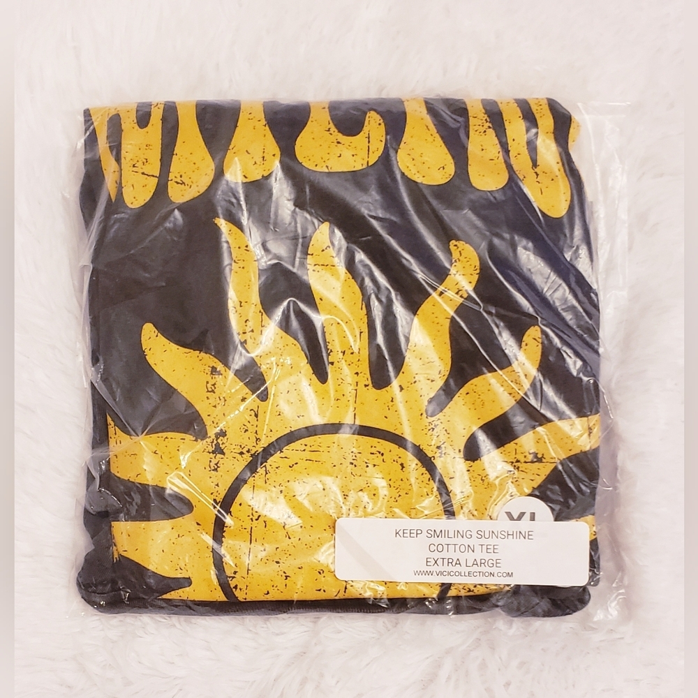 VICI COLLECTION KEEP SMILING SUNSHINE COTTON TEE